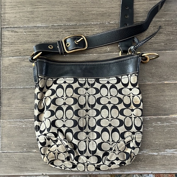 Coach signature C bag with long strap - Picture 1 of 8